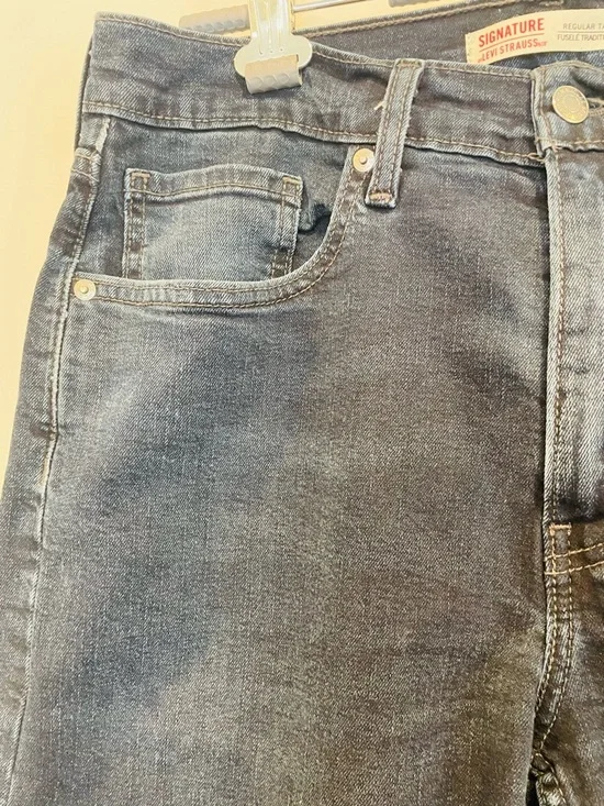 Men's Levi’s Signature Regular Taper Slim Jeans in Indigo Wash - Picture 5 of 10